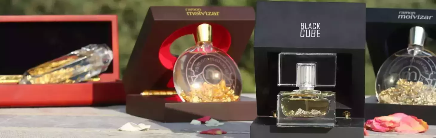 روش صحیح عطر زدن زنان چگونه است؟